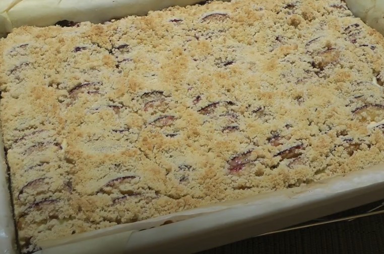 Aunt Erika’s Pflaumenkuchen (German Plum Coffeecake)